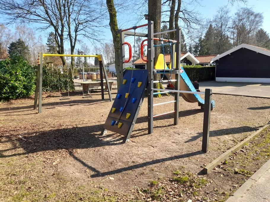 Gezellig Ingerichte Blokhut Op Een Rustig Park! Putten Kültér fotó
